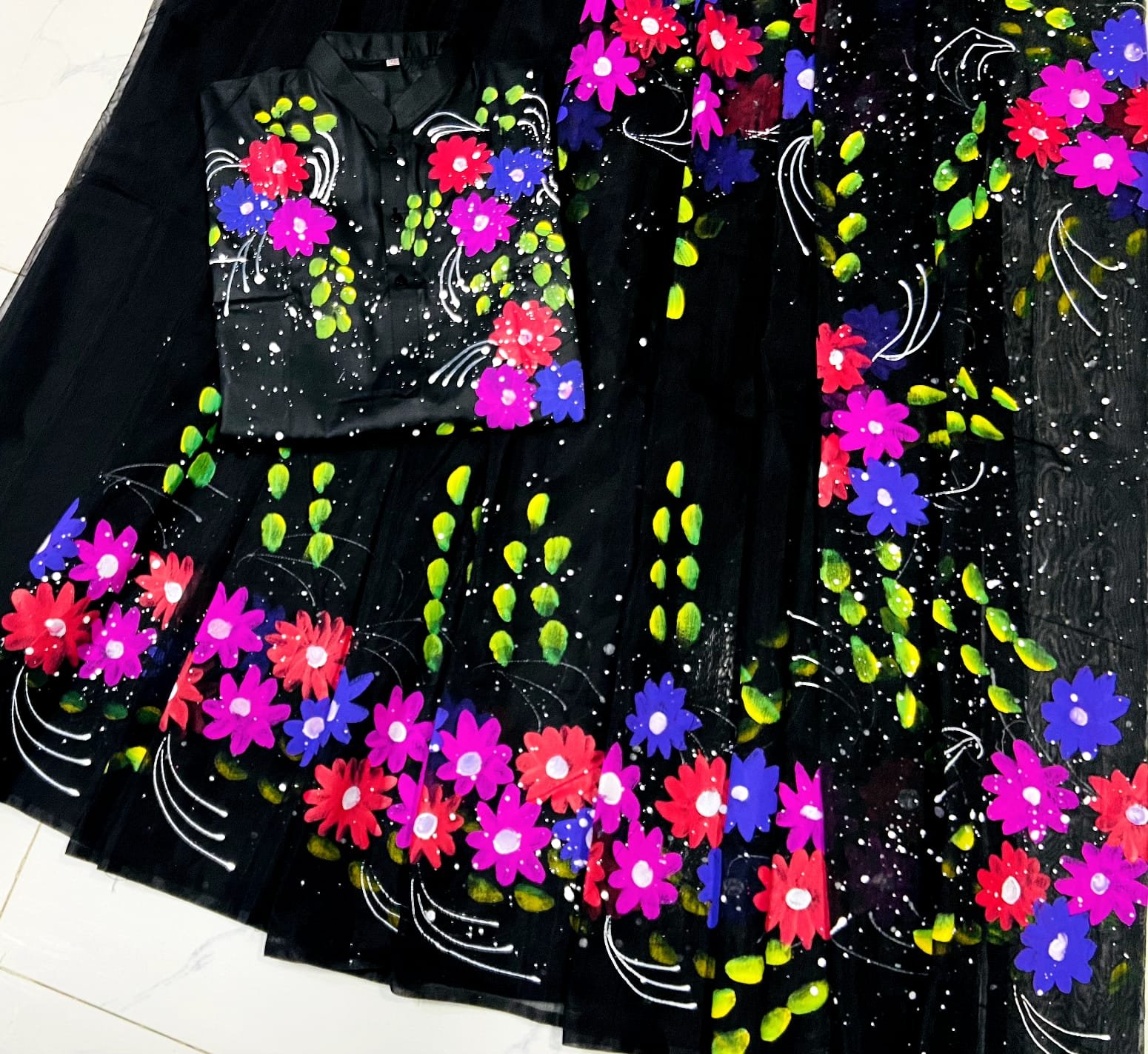 কাপল স্টাইলে এবার আসুক আলাদা ছোঁয়া!